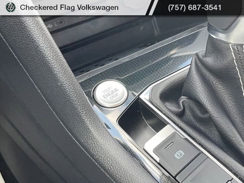 Used 2025 Volkswagen Taos SE image 42