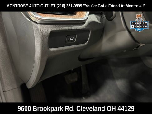 Used 2025 Volvo V60 B5 Cross Country Plus image 16