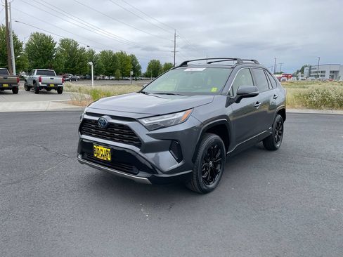 Certified 2024 Toyota RAV4 SE AWD/4WD image 7