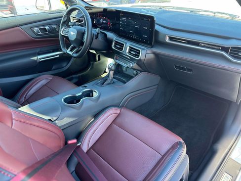 Used 2024 Ford Mustang GT Premium image 13