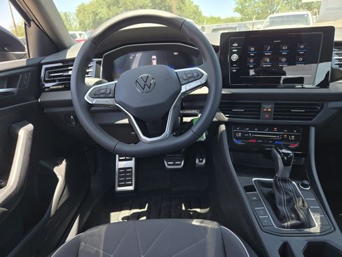 New 2025 Volkswagen Jetta Sport image 9