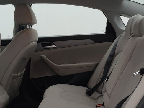 Used 2018 Hyundai Sonata SE FWD image 18