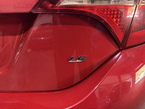 Used 2019 Toyota Corolla LE image 14