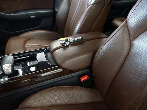 Used 2015 Audi A8 L 4.0T image 33