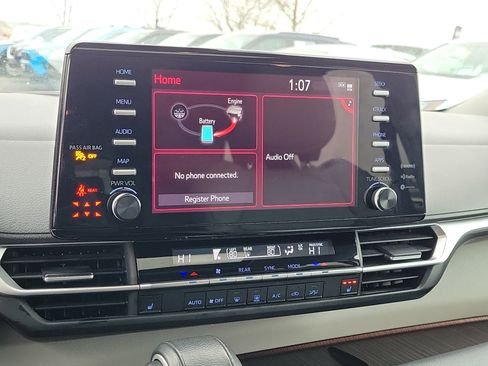 Used 2024 Toyota Sienna XLE image 26