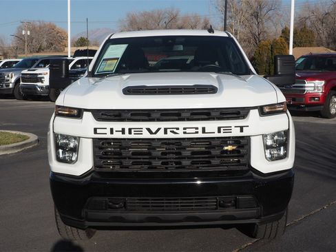 Used 2022 Chevrolet Silverado 2500 Custom w/ Custom Value Package image 2