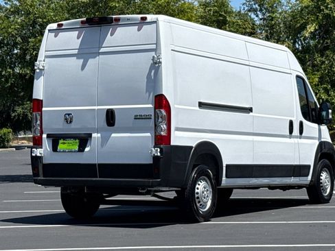 Used 2026 RAM ProMaster 2500 w/ Convenience Group FWD image 8