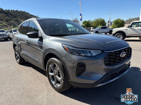 Certified 2025 Ford Escape ST-Line AWD/4WD image 11