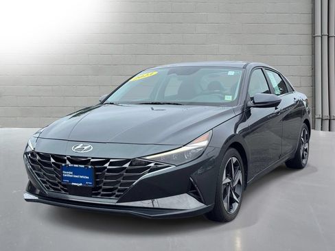 Used 2023 Hyundai Elantra Limited w/ Cargo Package FWD image 4