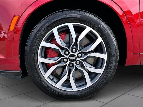 Used 2024 Cadillac XT6 Sport w/ Platinum Package image 11