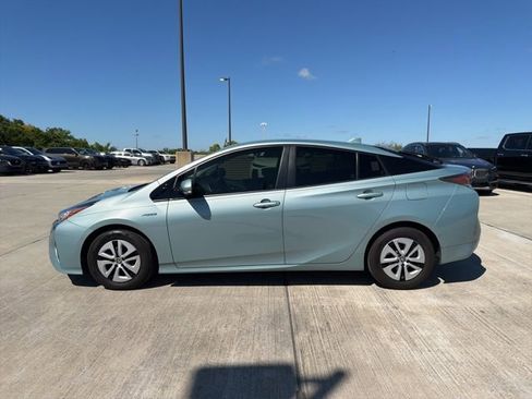 Used 2018 Toyota Prius Two w/ Prius Two Safety Plus Package image 6