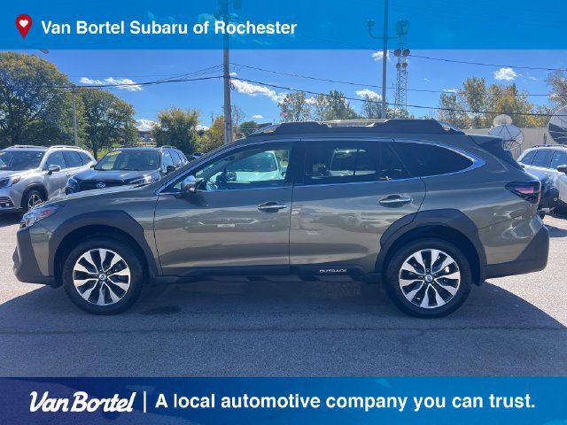Certified 2025 Subaru Outback Touring XT AWD/4WD image 3