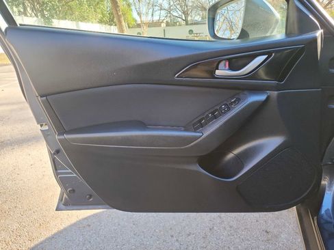 Used 2016 MAZDA MAZDA3 i Sport image 11