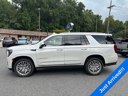 Used 2024 GMC Yukon Denali w/ Advanced Technology Package AWD/4WD image 5