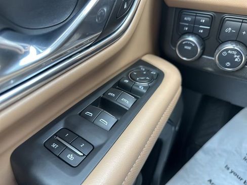 Used 2024 Chevrolet Tahoe Premier AWD/4WD image 30