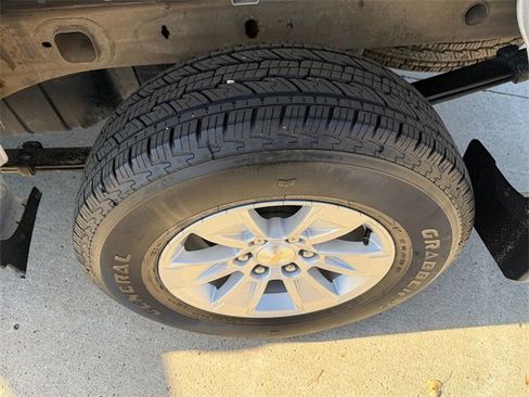 Used 2024 Chevrolet Silverado 1500 LT image 6