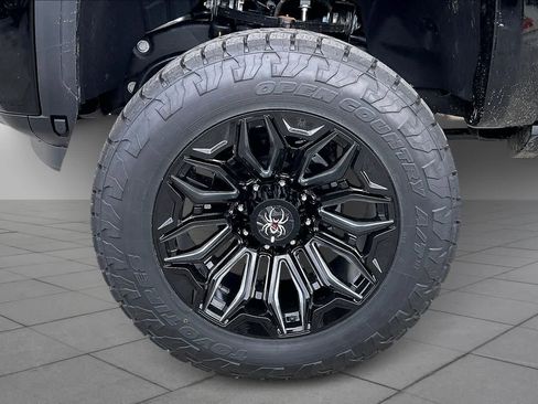 New 2026 GMC Sierra 2500 Denali w/ Denali Reserve Package AWD/4WD image 9