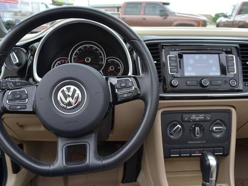 Used 2015 Volkswagen Beetle 1.8T FWD image 13