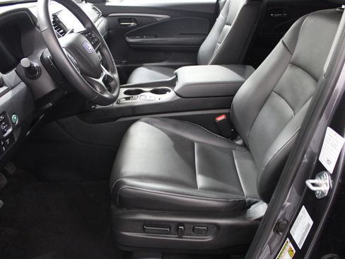 Used 2025 Honda Ridgeline RTL image 5