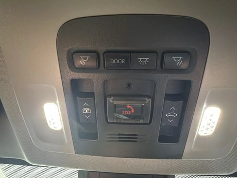 Used 2022 Toyota Camry XSE FWD image 19