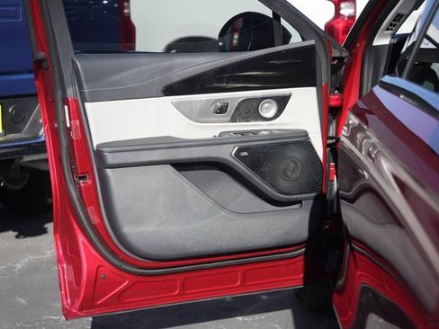 Used 2025 Lincoln Nautilus Reserve image 31