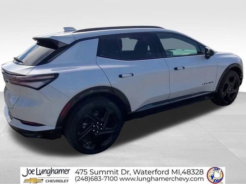 Used 2025 Chevrolet Equinox EV RS w/ Active Safety Package 3 AWD/4WD image 9