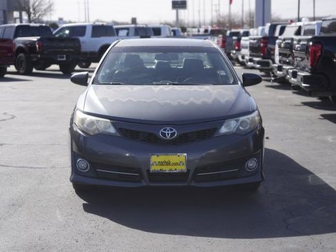 Used 2012 Toyota Camry SE image 3