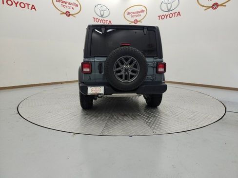 Used 2024 Jeep Wrangler Sport S image 7