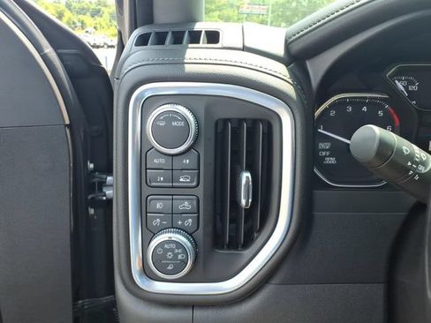 Used 2021 GMC Sierra 1500 SLT w/ SLT Convenience Package AWD/4WD image 8