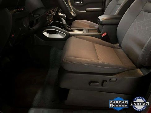 Used 2025 Nissan Frontier SV image 57
