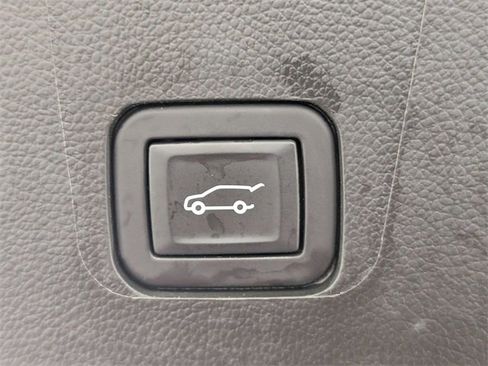 Certified 2023 Chevrolet Traverse High Country w/ LPO, Floor Liner Package image 31