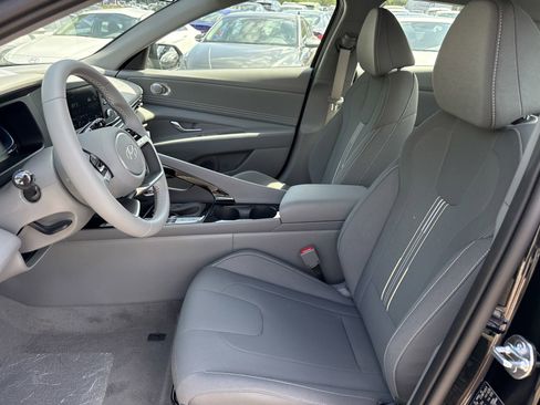 New 2026 Hyundai Elantra SEL Sport FWD image 10