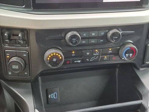 Certified 2024 Ford F250 XLT w/ XLT Premium Package AWD/4WD image 15