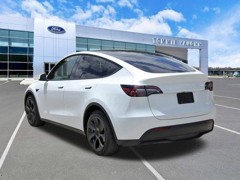 Used 2023 Tesla Model Y Long Range AWD/4WD image 2