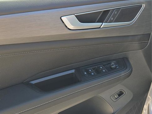 New 2026 Volkswagen Atlas Cross Sport SE FWD image 16