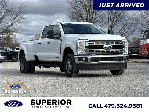 Used 2025 Ford F350 XLT image 1