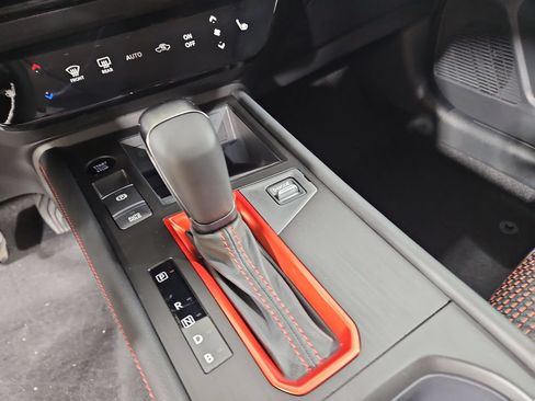 New 2026 Nissan Kicks SR w/ SR Premium Package AWD/4WD image 22