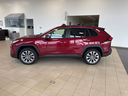 Used 2019 Toyota RAV4 Limited image 2
