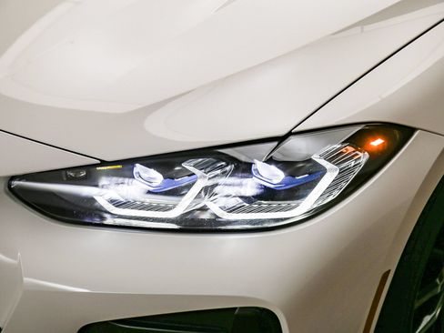 Certified 2022 BMW M440i Coupe w/ Shadowloine Package RWD image 8