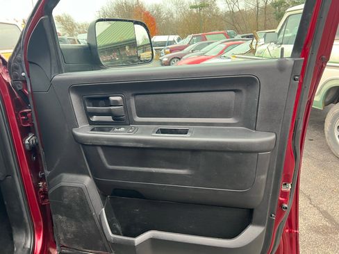 Used 2017 RAM 2500 Tradesman w/ Chrome Appearance Group image 16