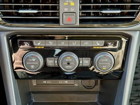 New 2024 Volkswagen Taos SE image 23