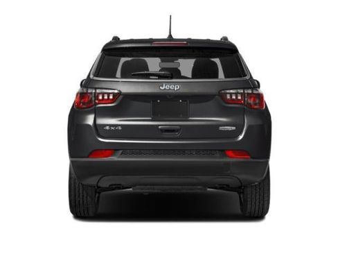 Used 2024 Jeep Compass Latitude AWD/4WD image 5