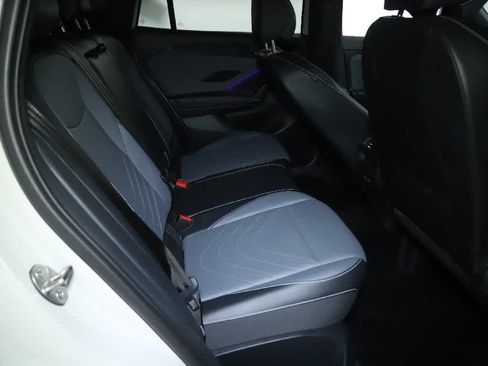 Used 2026 Volkswagen Tiguan SE R-Line FWD image 33