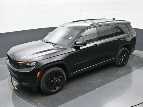 Used 2024 Jeep Grand Cherokee L Laredo image 38