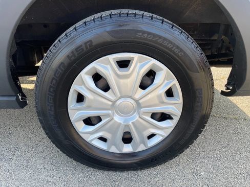 Used 2017 Ford Transit 150 XLT image 11