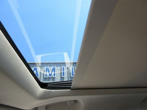 Used 2022 Ford Explorer Limited w/ Equipment Group 301A image 28