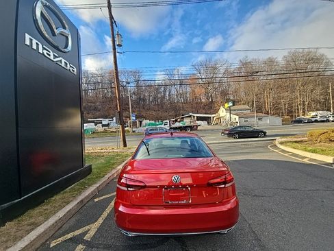 Used 2022 Volkswagen Passat 2.0T image 6