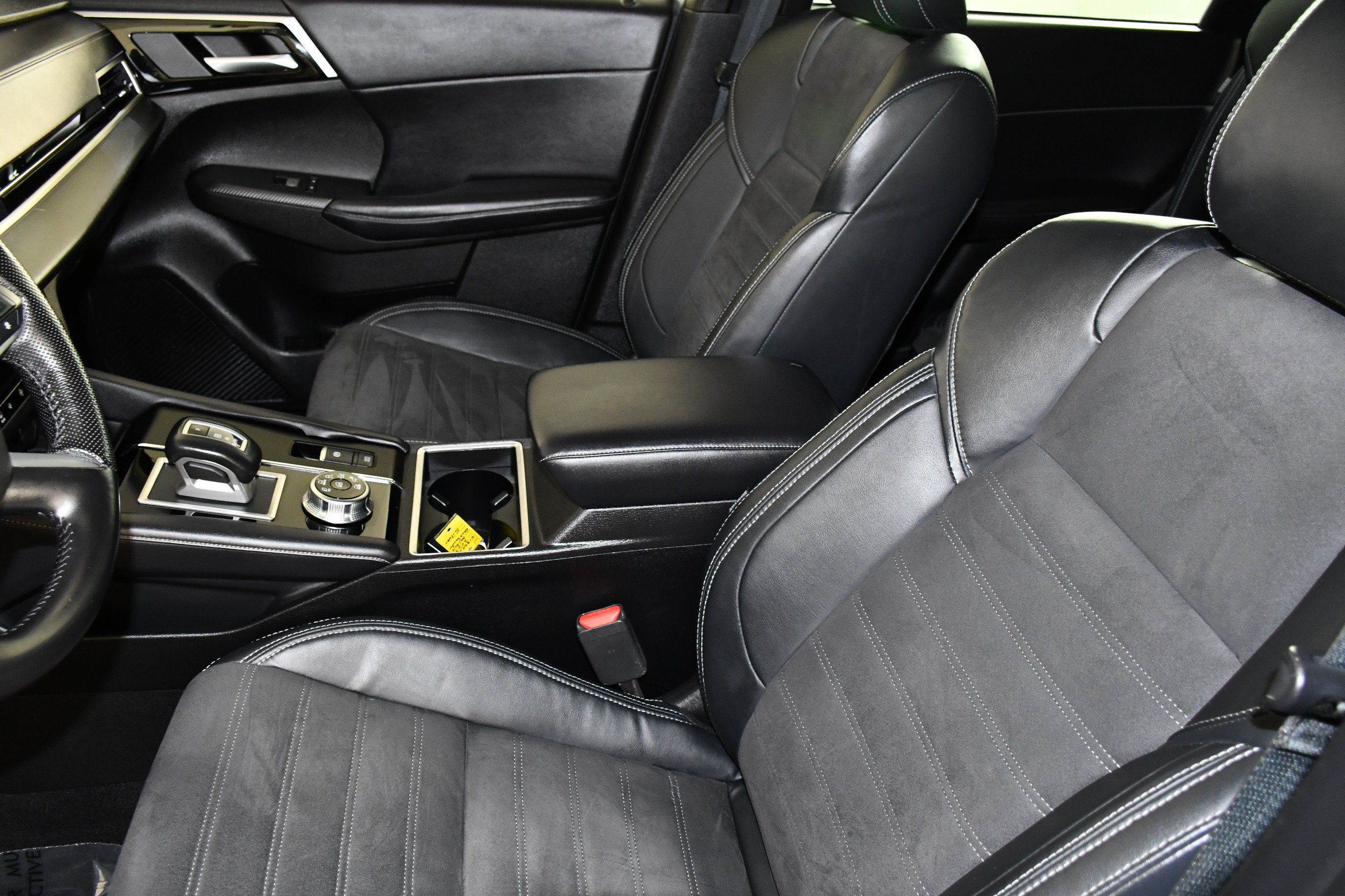 Used 2023 Mitsubishi Outlander SE AWD/4WD image 35