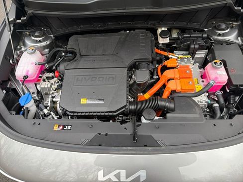 Certified 2025 Kia Niro EX image 23