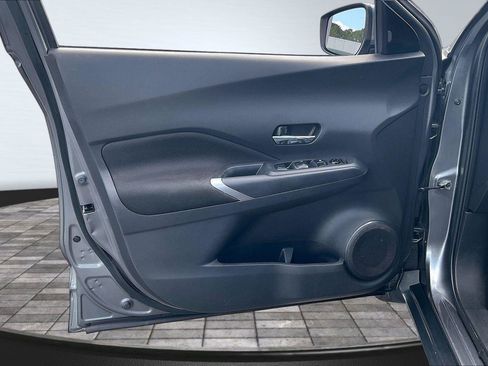 Certified 2021 Nissan Kicks SV FWD image 24